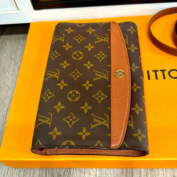 Louis Vuitton Long Monogram Middle pours in good condition - Picture 12 of 17